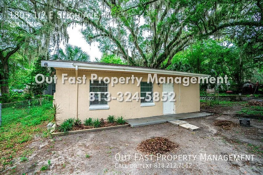 Building Photo - 1805 1/2 E Sligh Ave