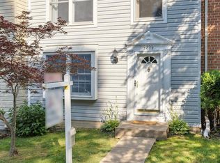 8072 Donegal Ln, Springfield, VA 22153