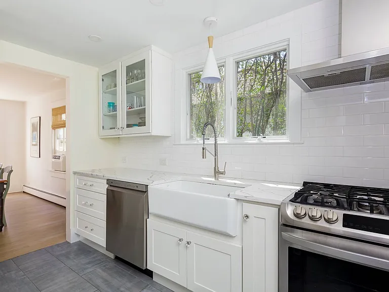 109 Toylsome Ln — Photo 8