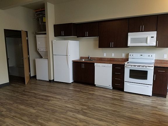 2nd image of 9700 NE Everett Ct #1-108E