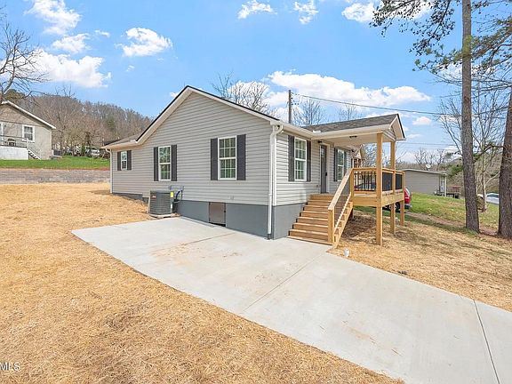 5th image of 2715 Addison Dr