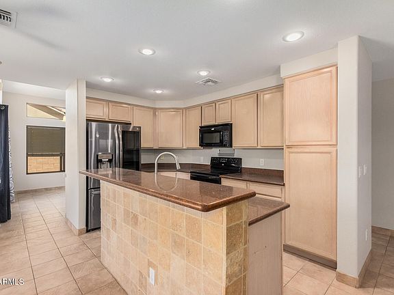 4th image of 8122 W EUGIE Avenue