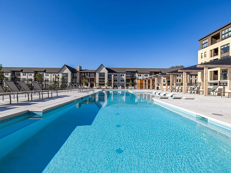 Caroline Heights Apartments — Photo 9