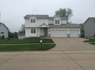 1865 Southbrook Dr, Ely, IA 52227