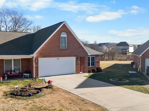 2562 Keeneland Dr, Maryville, TN 37803