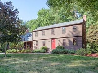 28 Juniper St, Wenham, MA 01984