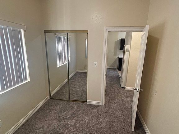 4th image of 532 W 55th St