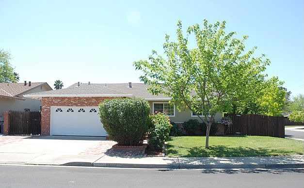 Front View, Corner Lot