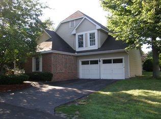 8763 Knollwood Dr, Eden Prairie, MN 55347