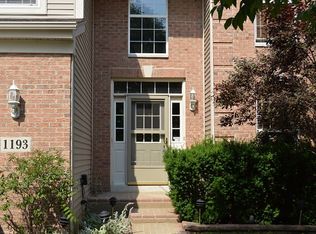 1193 Valewood Dr, Streamwood, IL 60107