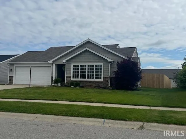 15276 Towne Gardens Ct, Huntertown, IN 46748