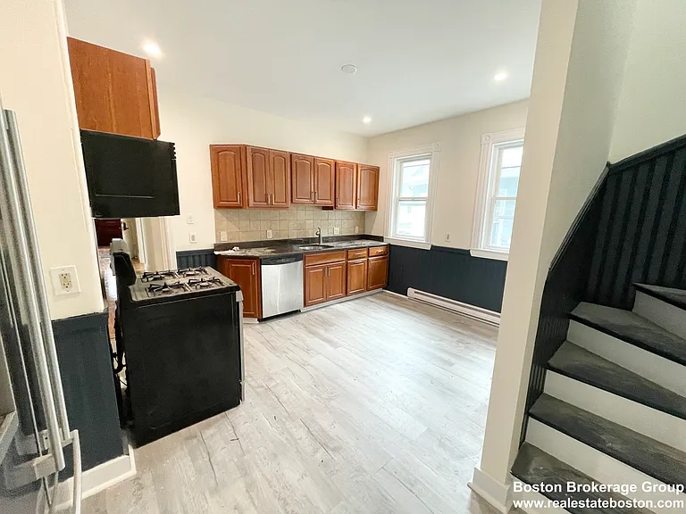72 Roseclair St #2 — Photo 2