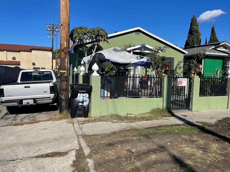 1st image of 1745 W 59th St