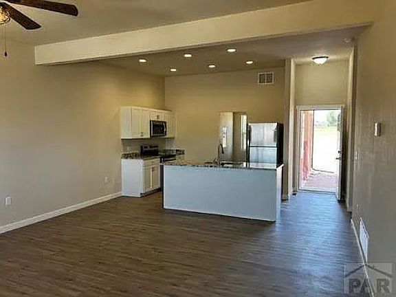 4th image of 689 E Clarion Dr