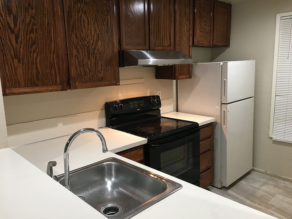 1st image of 9921 NE 135th Pl #1