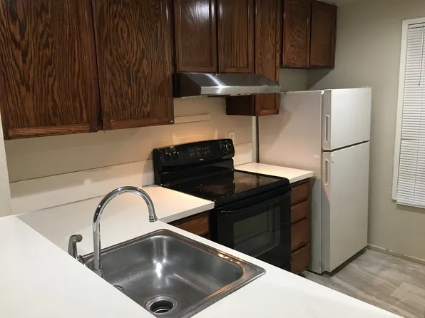 9921 NE 135th Pl #1, Kirkland, WA 98034