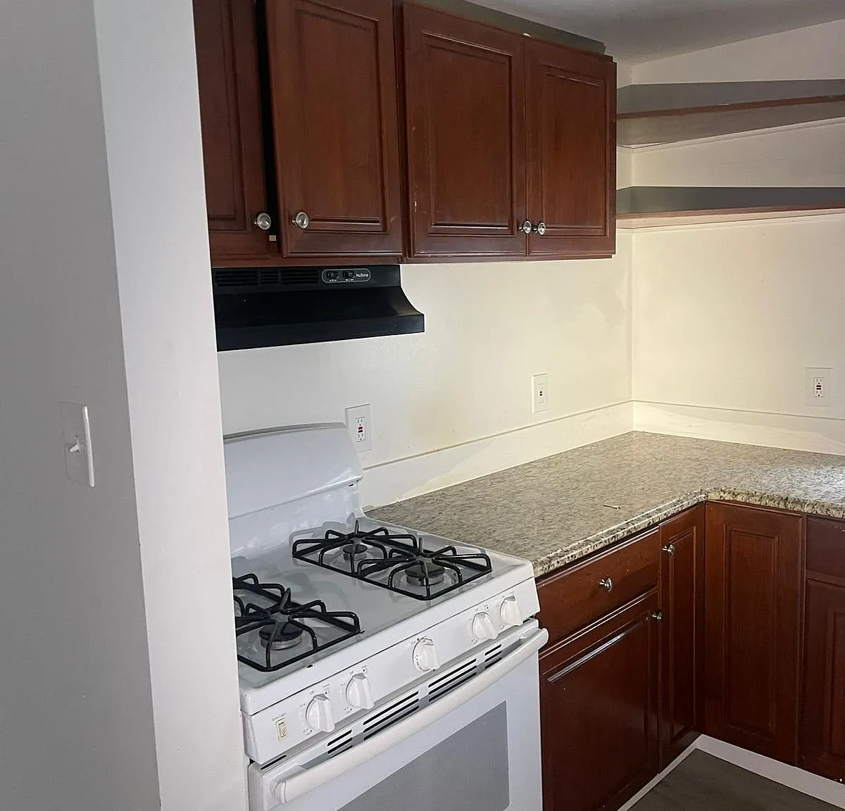 3 bed, 952 sqft, $1,400 — Photo 4
