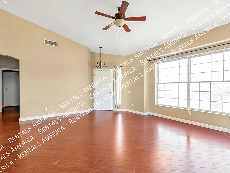 7165 W Yarbough Dr — Photo 4