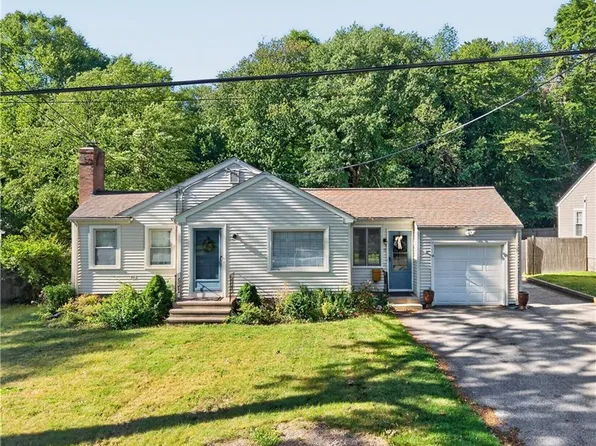 9 Milton Rd, Barrington, RI 02806