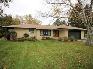 21490 Clarion Ln, Waukesha, WI 53186