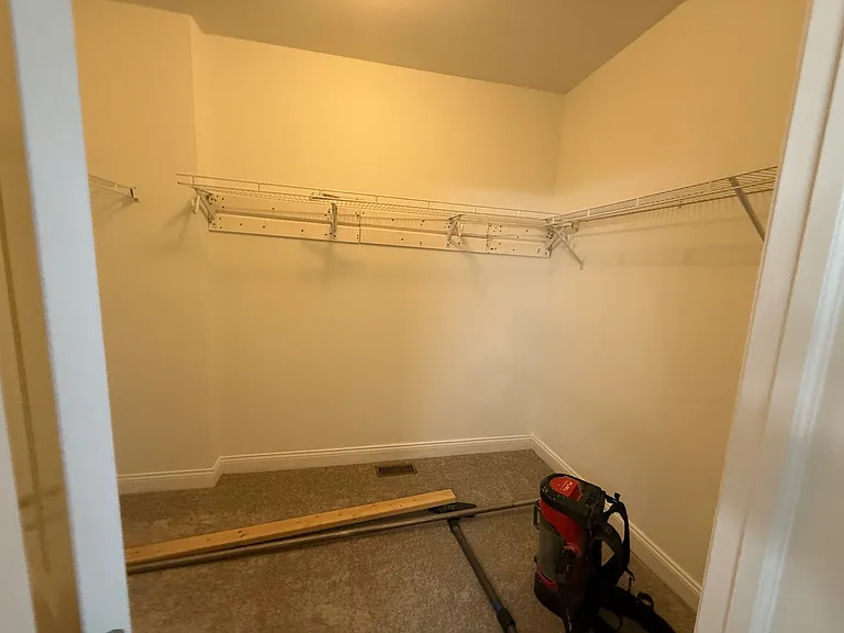 7016 W Medill Ave — Photo 25