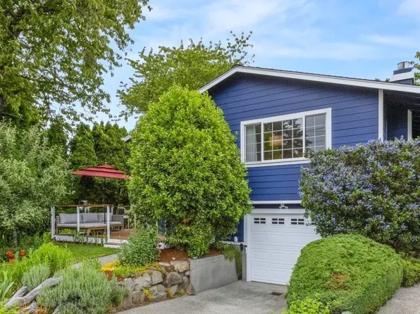 3238 Walnut Avenue SW, Seattle, WA 98116