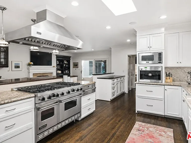 10576 Lindbrook Dr — Photo 21