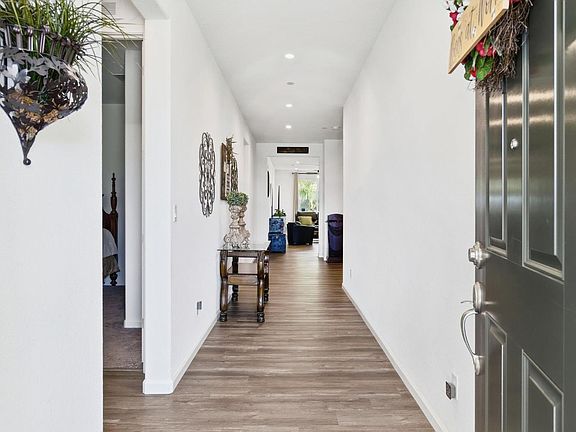 3rd image of 1549 Gelderlander Way
