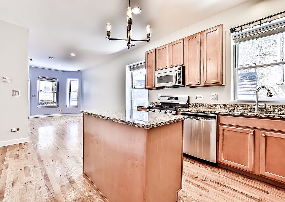 1st image of 2920 N Lincoln Ave APT 1R