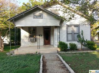 573 Avenue A, New Braunfels, TX 78130