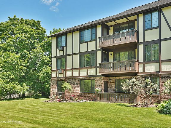 5th image of 60 Foxwood Dr APT 9