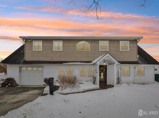 26 Linda Ave, Colonia, NJ 07067