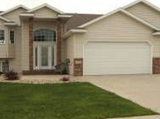 4860 44th St S, Fargo, ND 58104