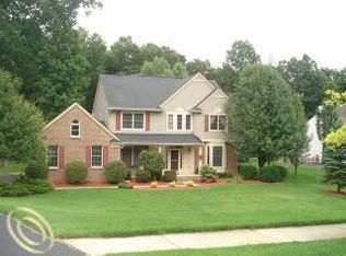 458 Timber Ridge Dr, Highland, MI 48357