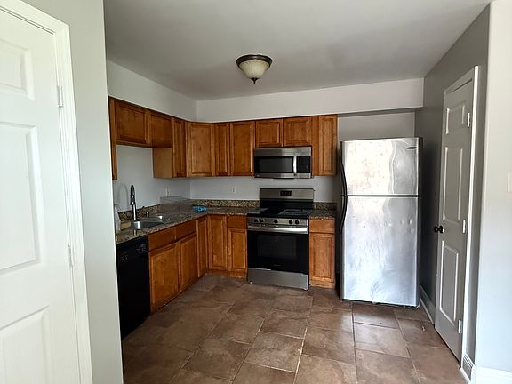 3rd image of 3312 Shangri La Dr