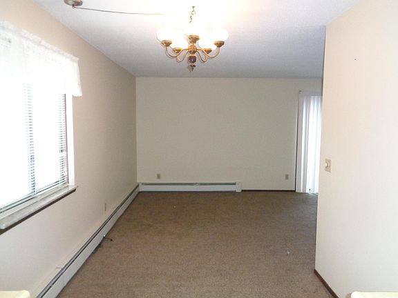 4th image of 2510 Louanna St #A