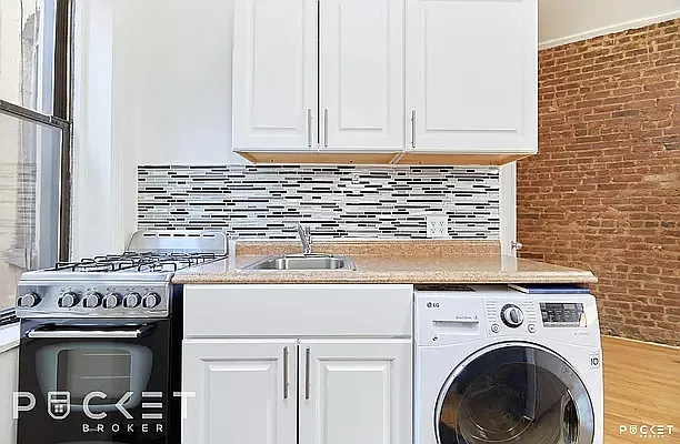 Rented by PocketBroker Inc | media 3