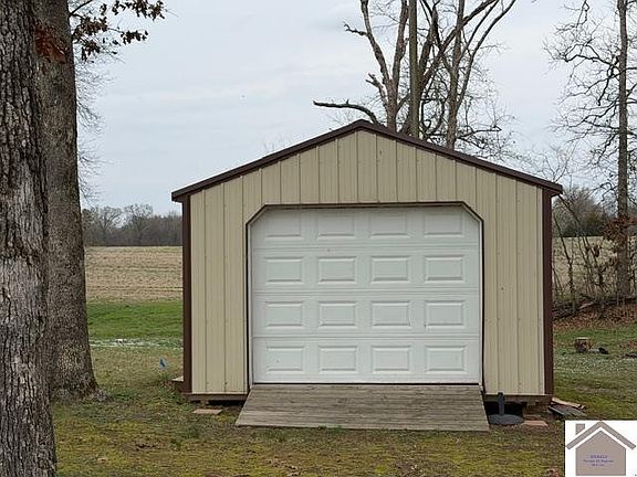 3rd image of 267 Meadow Green Cir