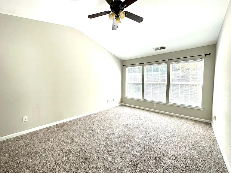 2421 Normancrest Ct — Photo 10