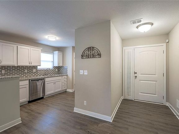 4th image of 4625 Appleton Ave