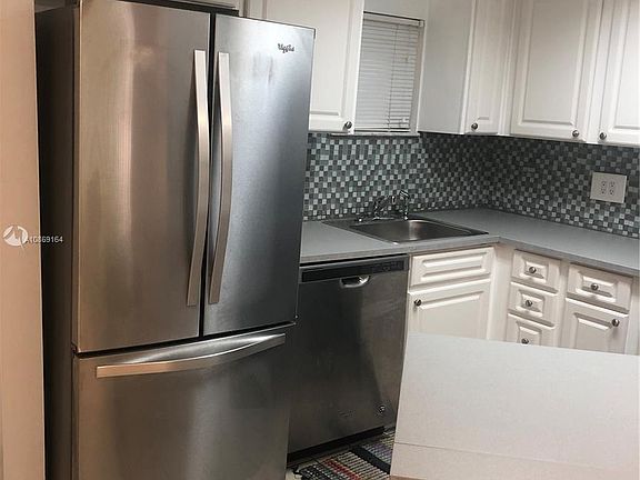 4th image of 8333 Lake Dr APT 204