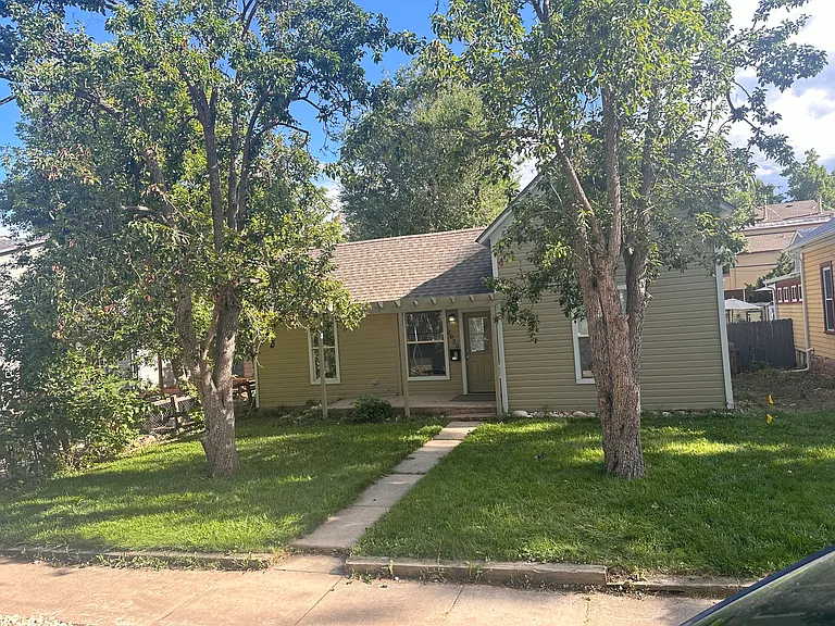 2020 Goss St — Photo 1