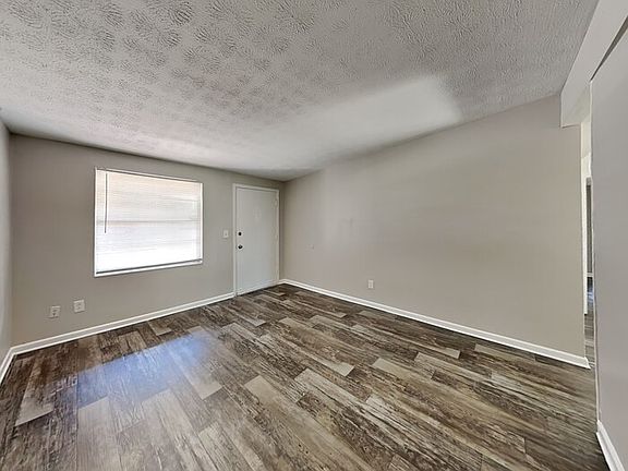 4th image of 2950 Wedgefield Blvd
