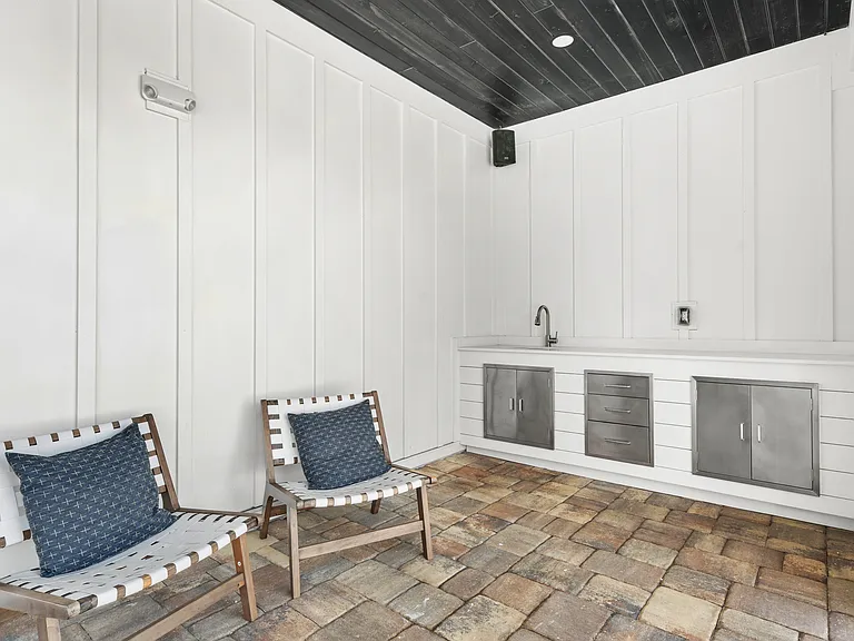 Legacy Oaks Apartment Homes — Photo 1