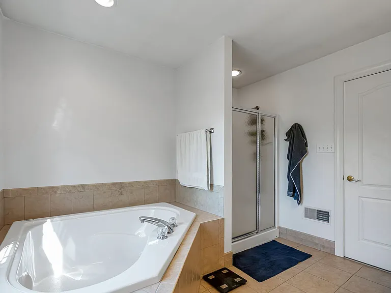 1019 Ford St — Photo 20