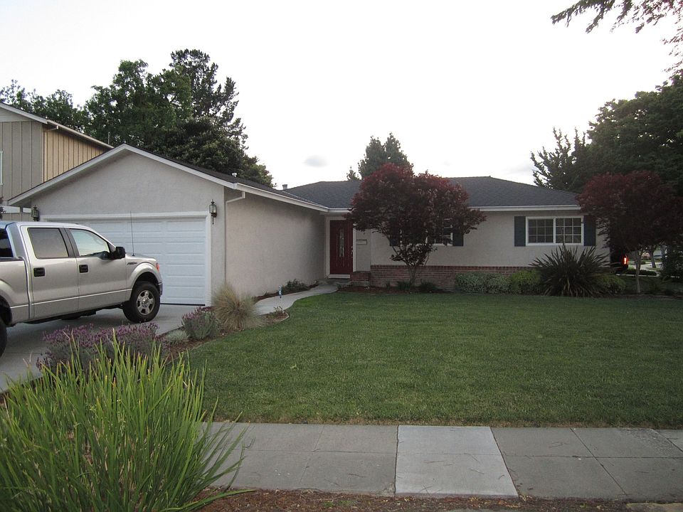 1st image of 2575 Bobolink Dr