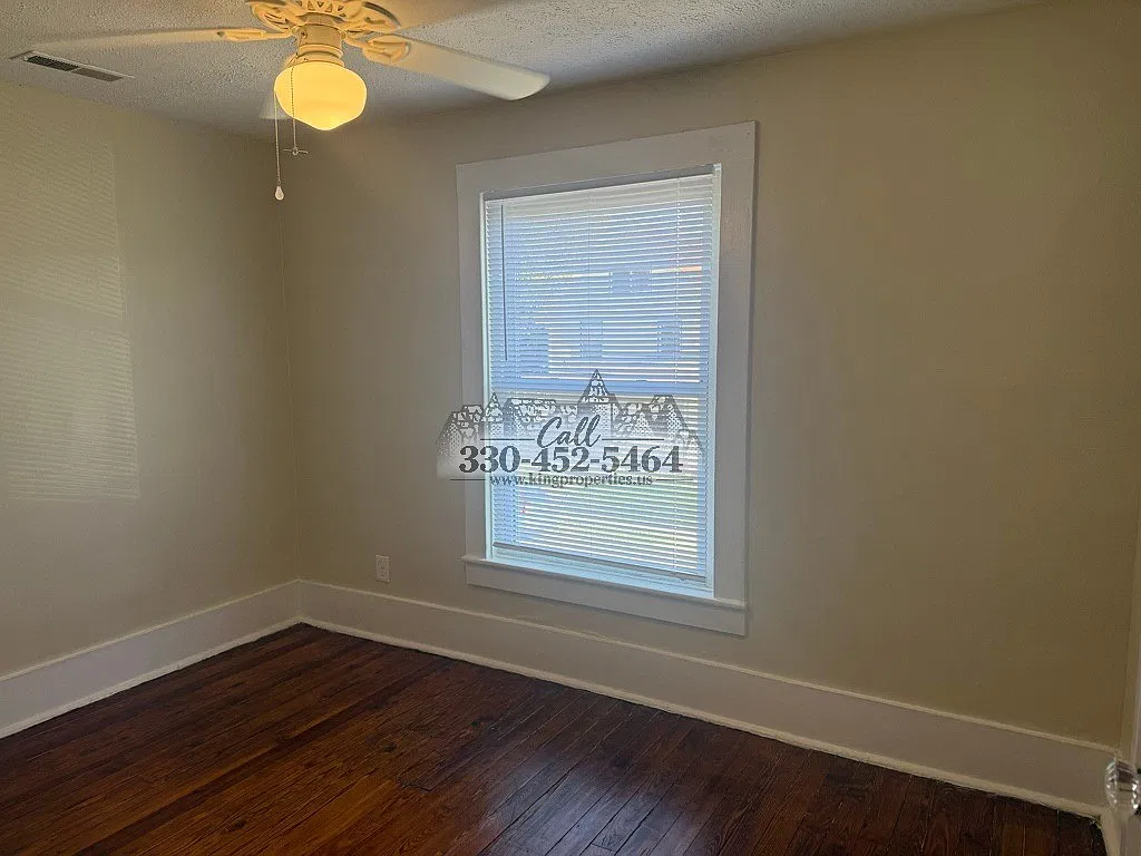 713 Greenfield - 2 — Photo 2