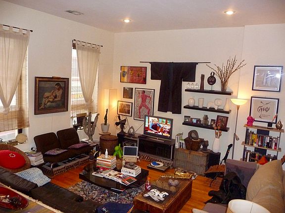 2nd image of 1280 N Milwaukee Ave