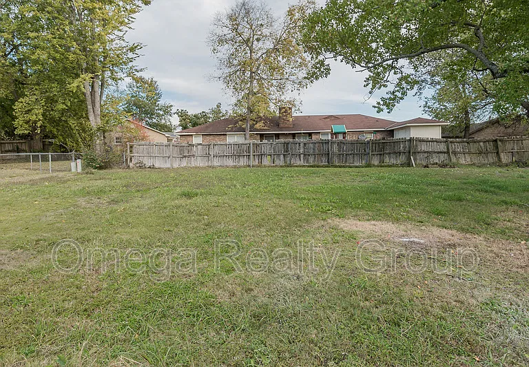 2061 Green Acres Dr — Photo 47