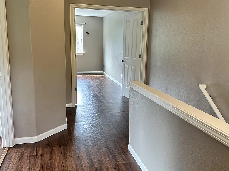 227 Pioneer Dr — Photo 24